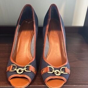 Tommy Hilfiger Navy and Brown Open Toed Wedge Heels. Size 9 1/2. Pre owned.